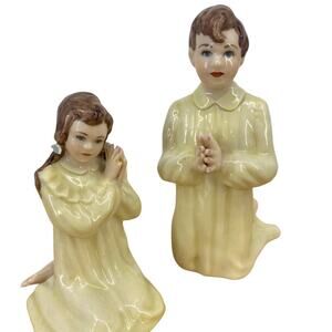 Vintage Lee Wollard China Porcelain Praying Kids Tim and Pam 132B